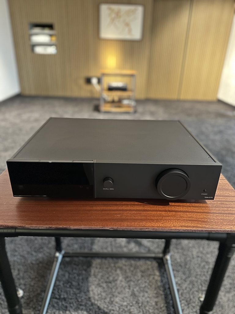 Frontansicht des Gerätes