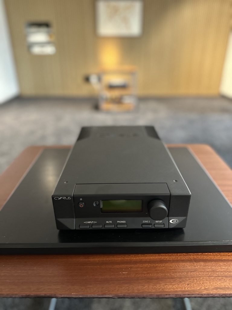 Frontansicht des Gerätes