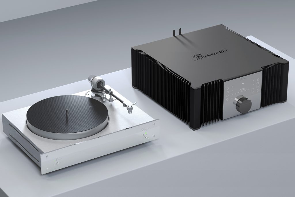 Burmester 232 in Schwarz mit Burmester 217 Plattenspieler in Silber