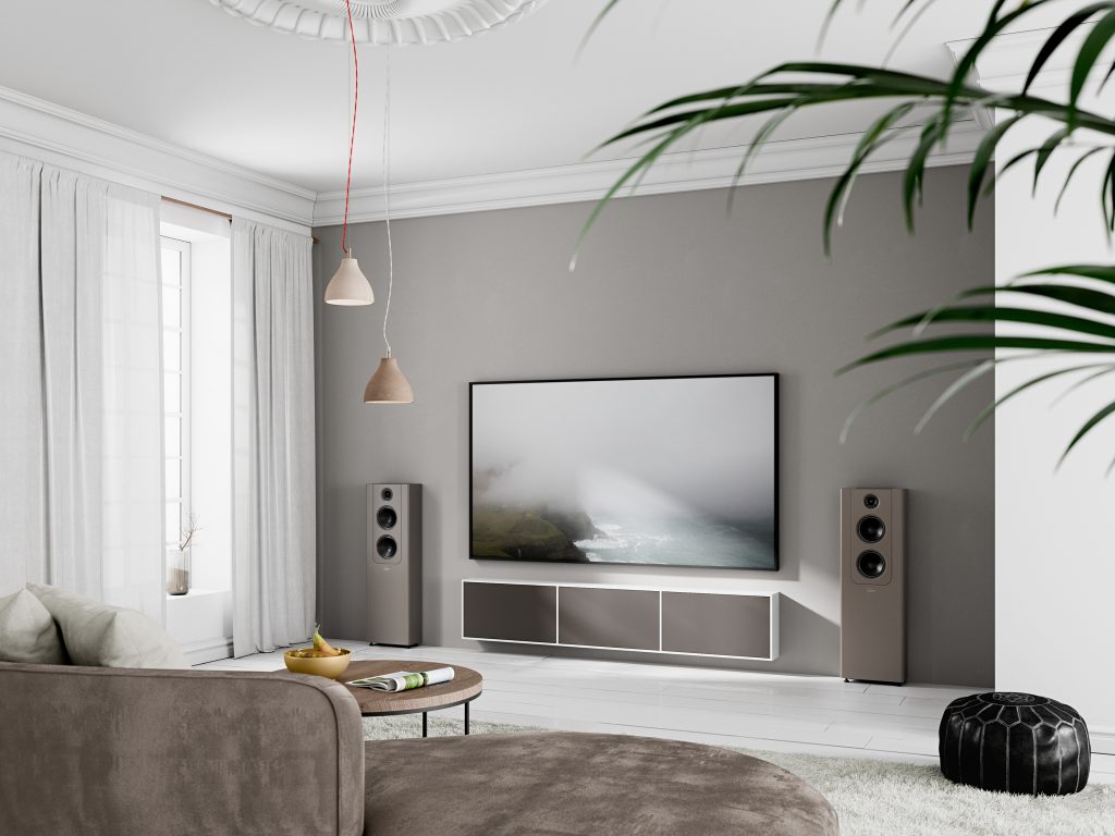 Lyngdorf FR 2 in mocca an der Wand in modernem Wohnzimmer